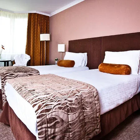 호텔 Verdi Aquincum 4*