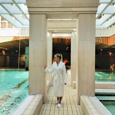 호텔 Verdi Aquincum 4*